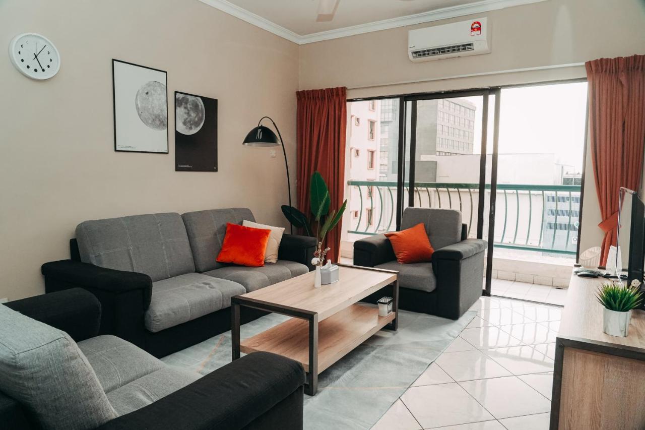 Gee Apartment